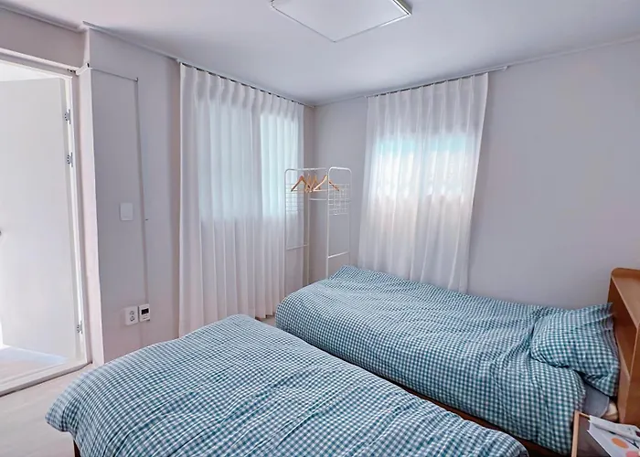 10 Seconds To The Subway Station, 15 Minutes To Gangnam, 20 Minutes To Jamsil, 3 Bedrooms, 2 Bathrooms 招待所 首爾
